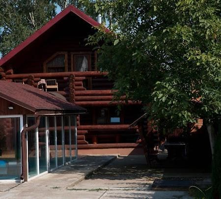 Banik Guest House Khust Exterior photo