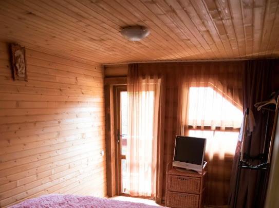 Banik Guest House Khust Exterior photo
